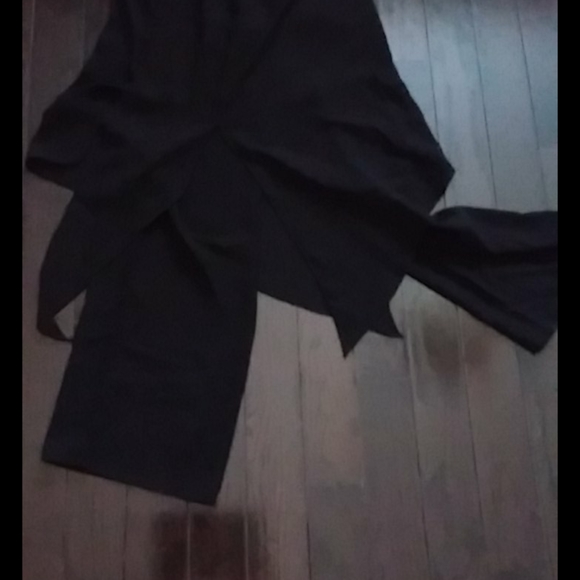 Flowing, asymetrical black pants - Picture 3 of 4